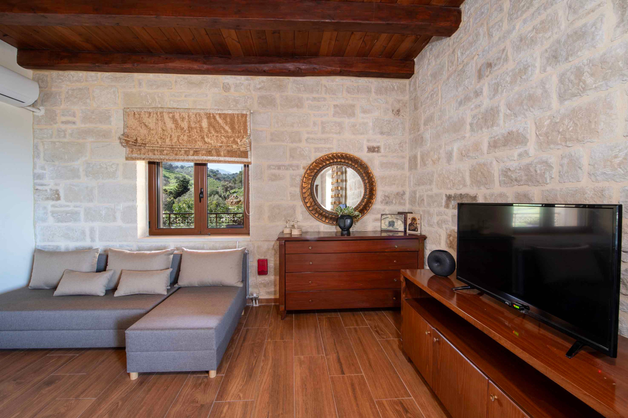 Geroulios Kastro Villa Complex 